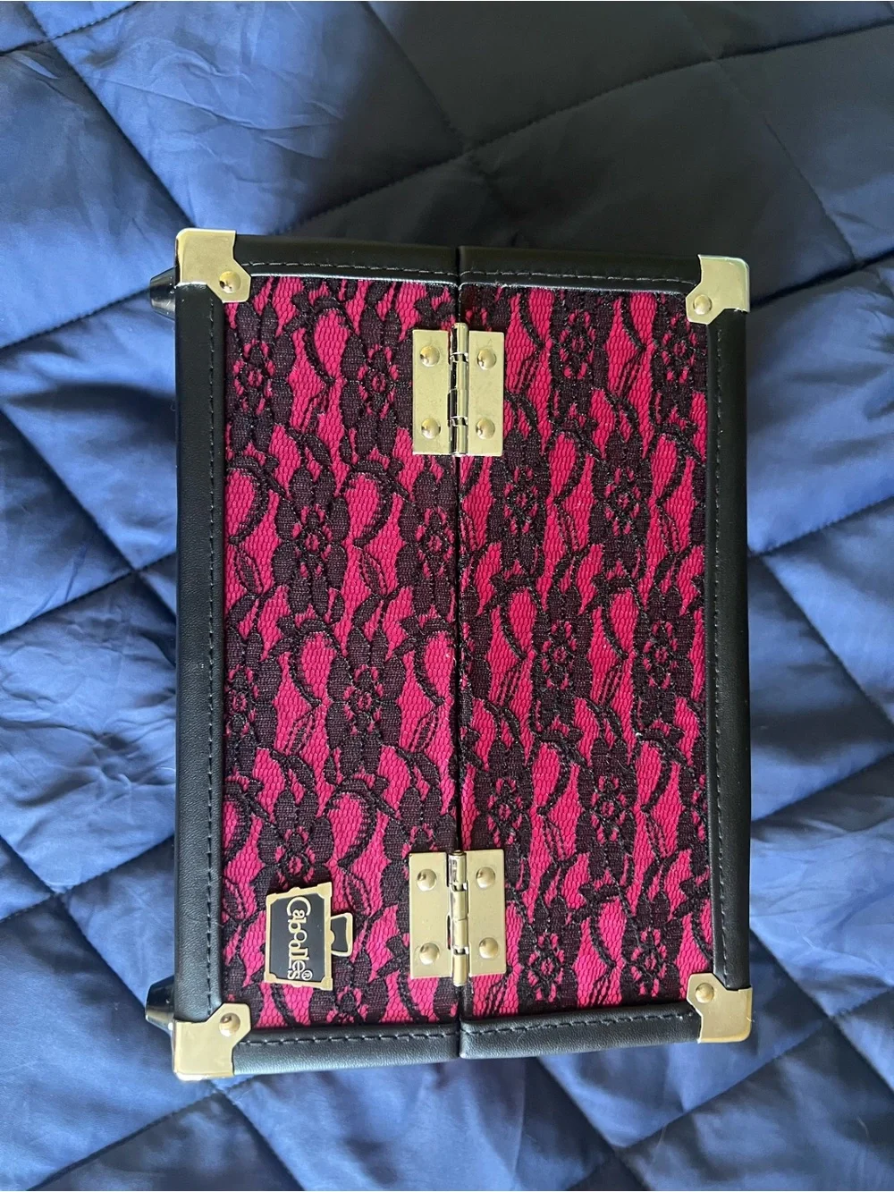 Caboodles ✨moving everything